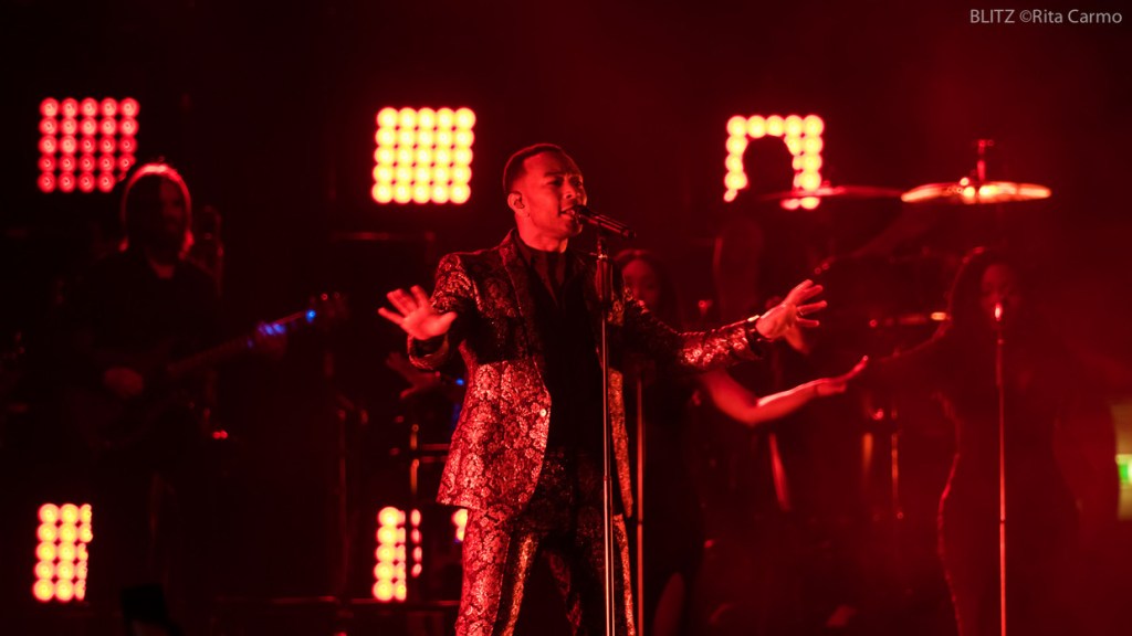 De pedidos de casamento a danças inesperadas no palco: John Legend acabou a tour em Lisboa da melhor forma