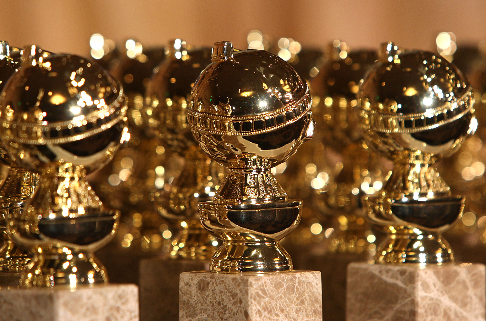 golden-globes-award-statue-a-2018-billboard-1548