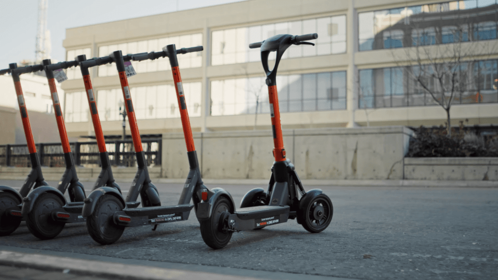 Trotinetes que estacionam sozinhas podem chegar a&nbsp;Lisboa