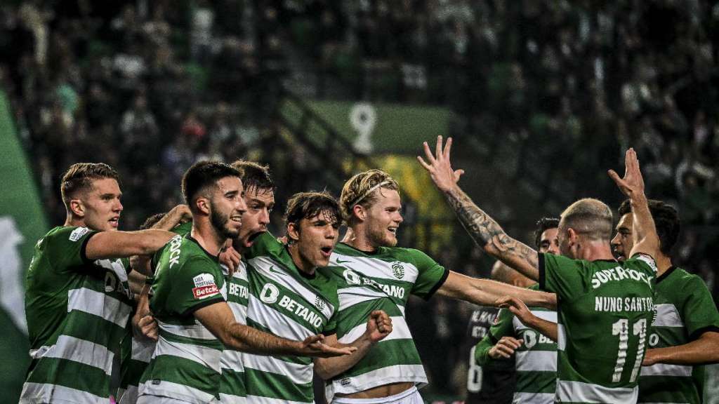 Sporting segura liderança do campeonato com goleada repleta de marcas&nbsp;históricas