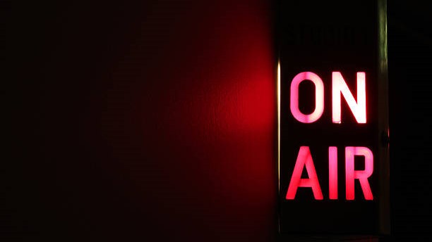 Alunos de Ciências da Comunicação entrevistam personalidades da rádio