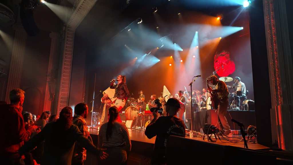 Num futuro muito à frente, que sejamos uma muito melhor&nbsp;gente