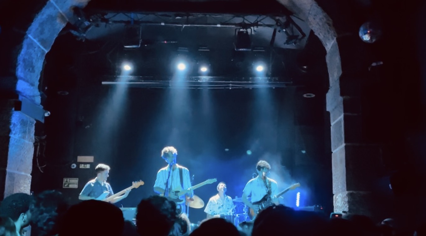 Dos clássicos ao original, “Nunca Mates o Mandarim” lança: “Bola de&nbsp;Bilhar”