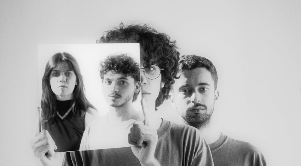 Limpamos as teias do rock português. As aranhas ficam.