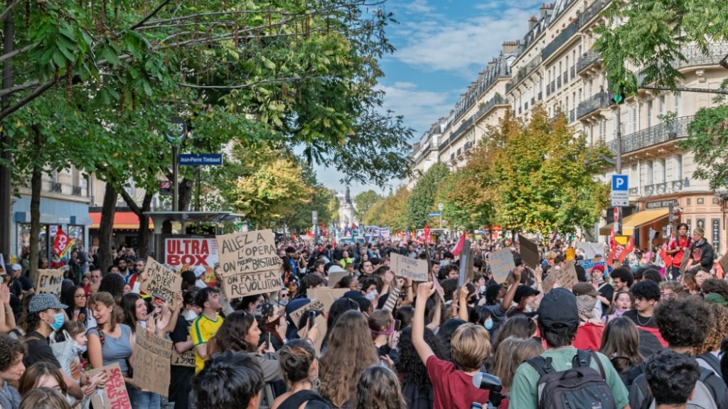 Revoltas Juvenis em França: por uma educação melhor!